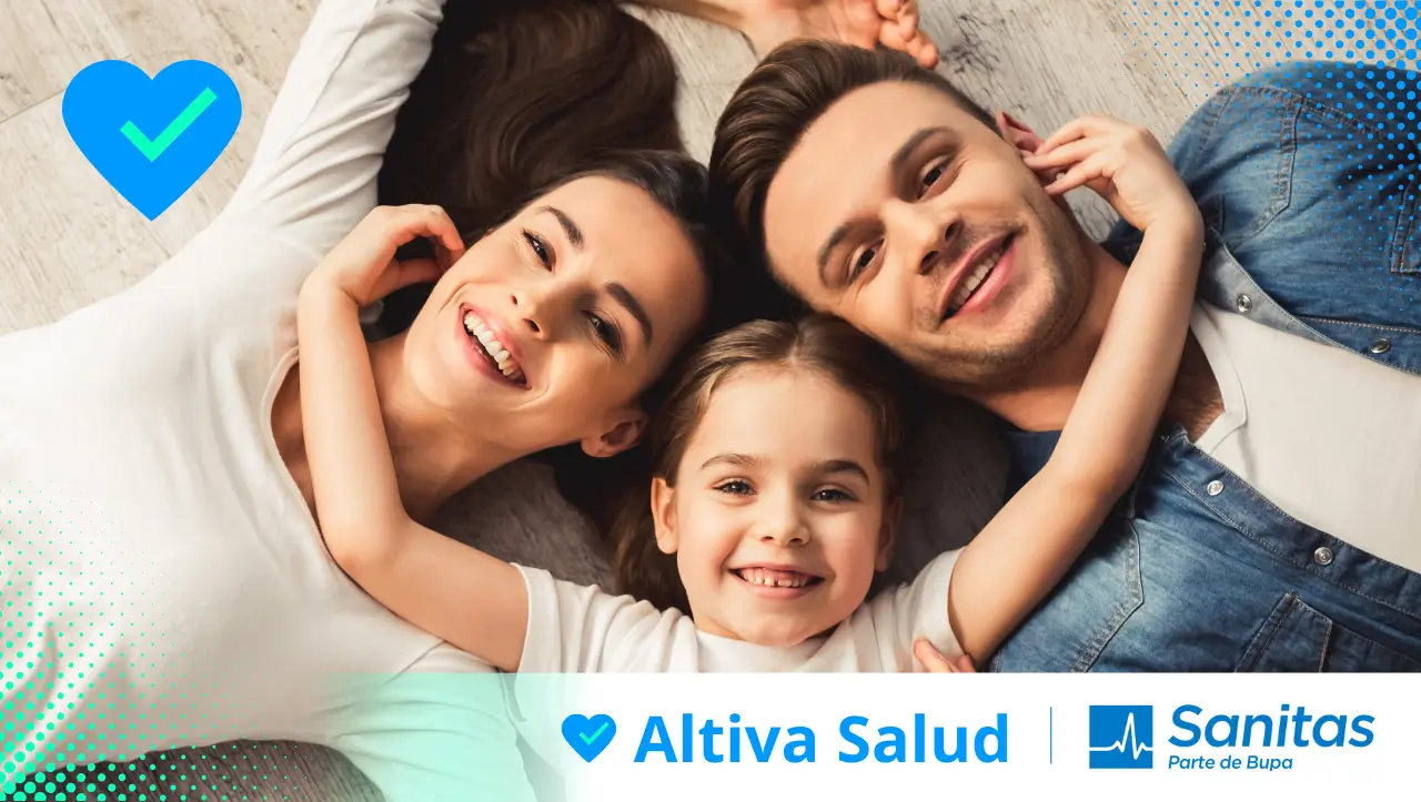 Familia feliz al Calcular tu Seguro Sanitas en Barcelona